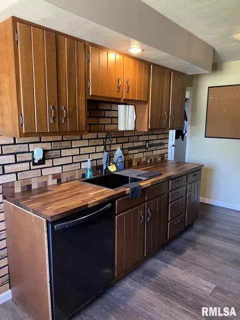 539 Payson St, Kewanee, IL 61443 photo 7