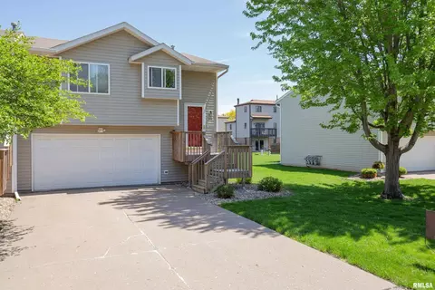 3016 3rd St, Moline, IL 61265 photo 2