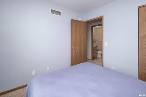 3016 3rd St, Moline, IL 61265 photo 21