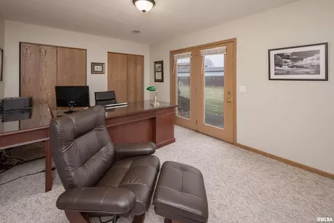 3016 3rd St, Moline, IL 61265 photo 14