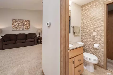 3016 3rd St, Moline, IL 61265 photo 22
