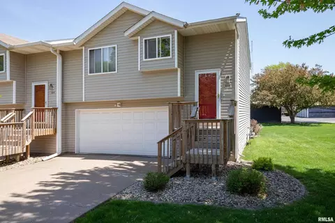 3016 3rd St, Moline, IL 61265