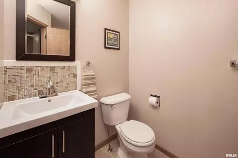 3016 3rd St, Moline, IL 61265 photo 17