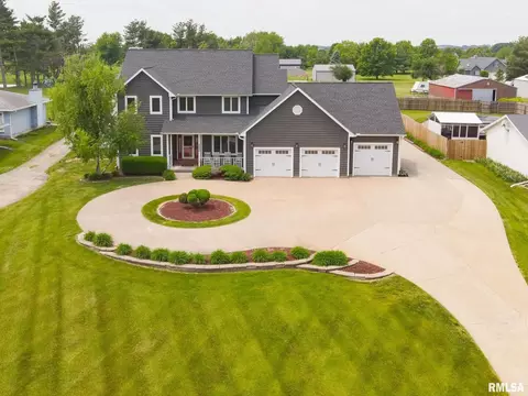 2600 Stockwell Ln, Clinton, IA 52732