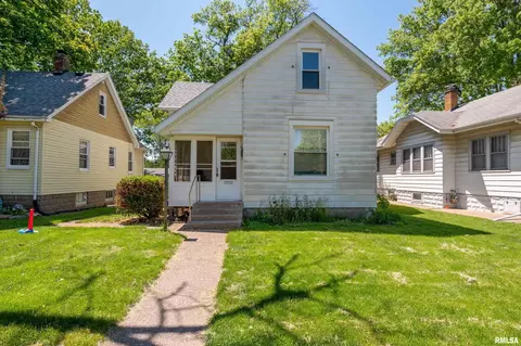 2220 N Sturdevant St, Davenport, IA 52804