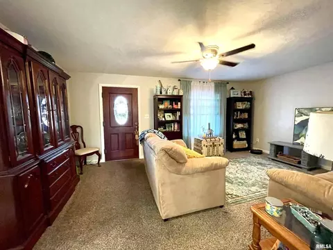 105 9th St, Carmi, IL 62821 photo 14