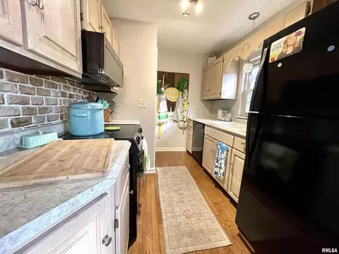 105 9th St, Carmi, IL 62821 photo 9