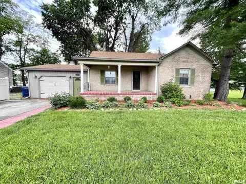 105 9th St, Carmi, IL 62821 photo 2
