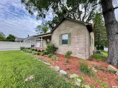 105 9th St, Carmi, IL 62821 photo 7