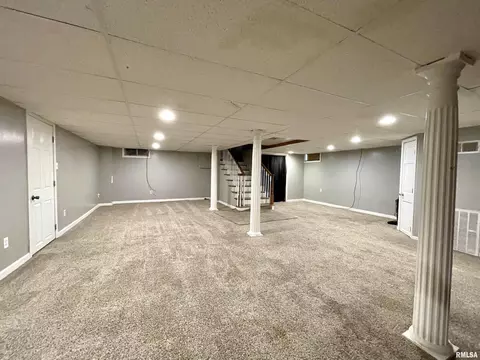 105 9th St, Carmi, IL 62821 photo 27