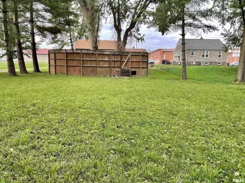 105 9th St, Carmi, IL 62821 photo 37