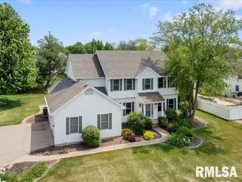 6121 Lakehurst Dr, Davenport, IA 52807