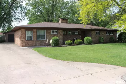 1150 W North St, Galesburg, IL 61401