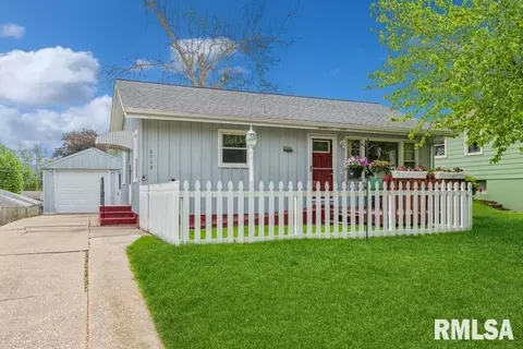 1713 N 7th St, Clinton, IA 52732