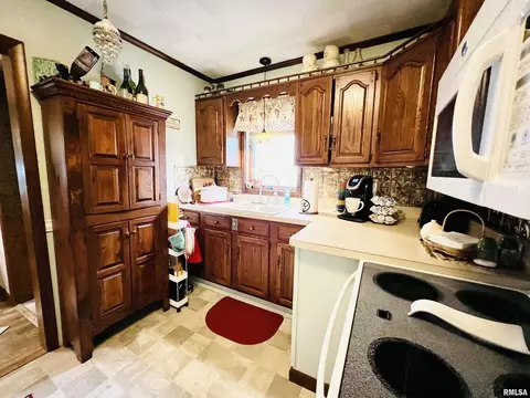 1204 E Parham St, Marion, IL 62959 photo 9