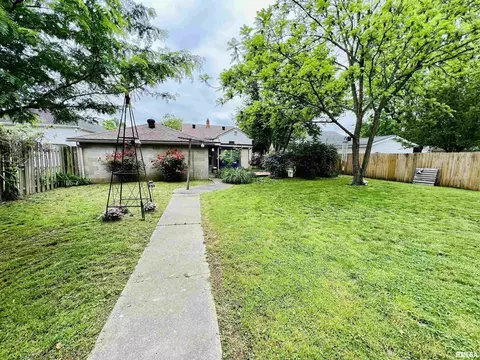 1204 E Parham St, Marion, IL 62959 photo 18