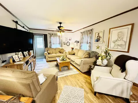 1204 E Parham St, Marion, IL 62959 photo 5