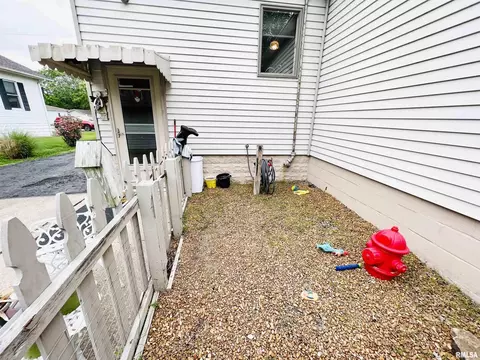 1204 E Parham St, Marion, IL 62959 photo 15
