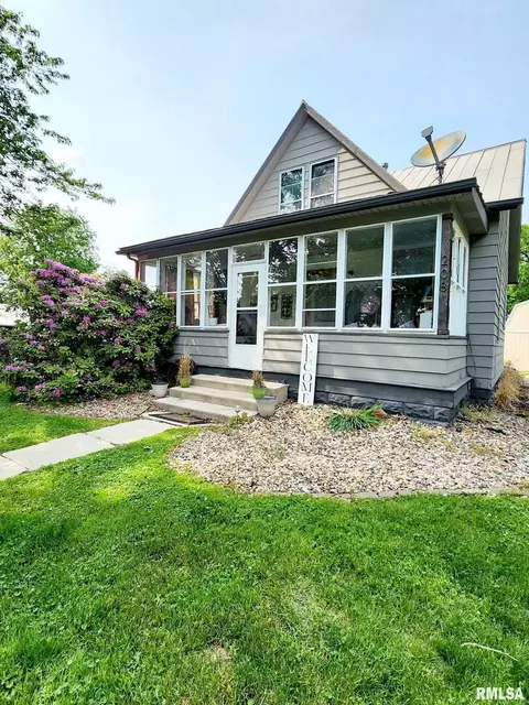 208 Houston St, Coatsburg, IL 62325