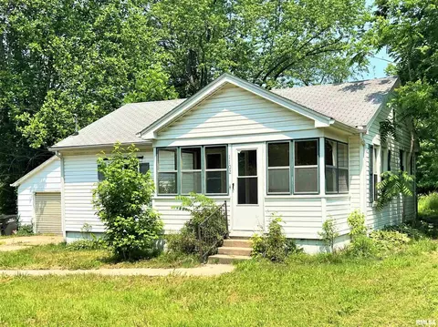 1102 W Jefferson St, Carbondale, IL 62901