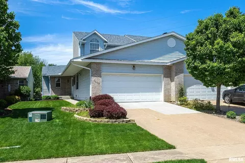 3034 Red Wing Ct, Bettendorf, IA 52722