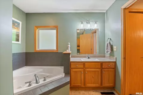 214 8th Ave, Hampton, IL 61256 photo 17