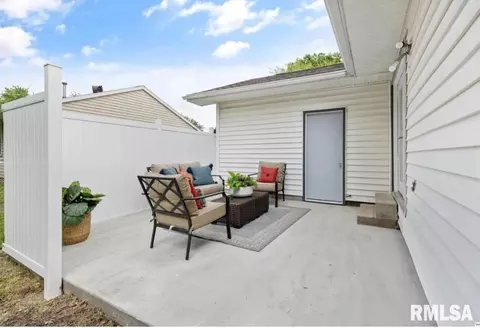 110 N 2nd St, Camp Point, IL 62320 photo 8