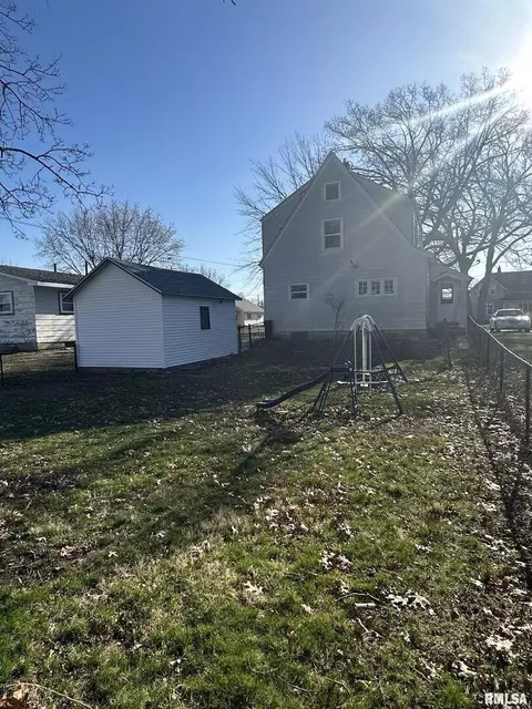 436 12th St, Silvis, IL 61282 photo 5