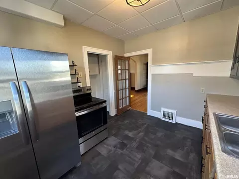436 12th St, Silvis, IL 61282 photo 8