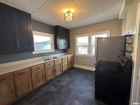 436 12th St, Silvis, IL 61282 photo 7