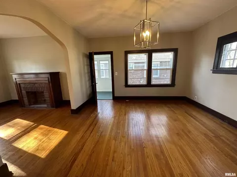 436 12th St, Silvis, IL 61282 photo 9