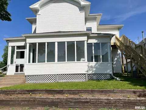 2125 Pershing Blvd, Clinton, IA 52732