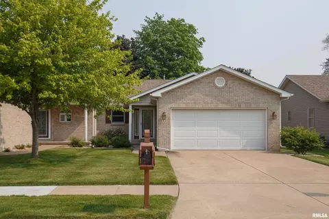5327 19th Ave, Moline, IL 61265