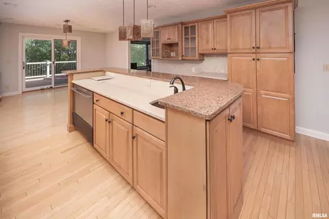 14 Velie Dr, Moline, IL 61265 photo 9