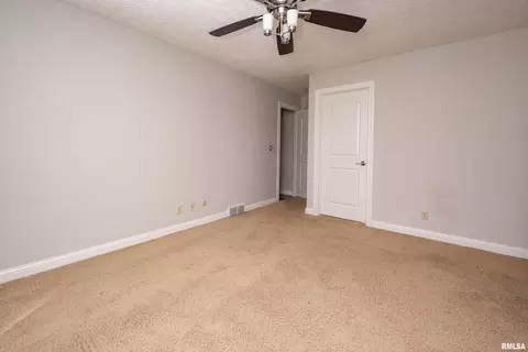 14 Velie Dr, Moline, IL 61265 photo 27