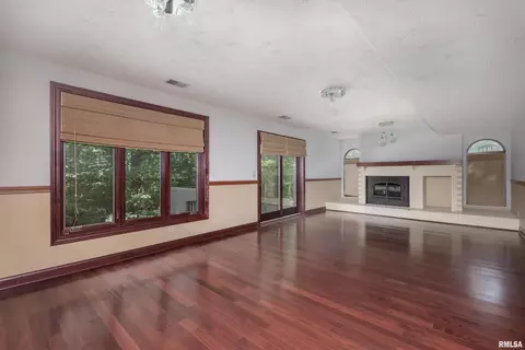 14 Velie Dr, Moline, IL 61265 photo 14