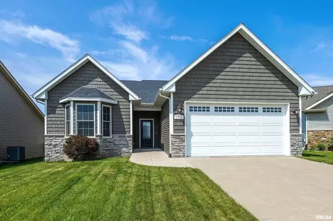1730 Nicole Ct, Davenport, IA 52807