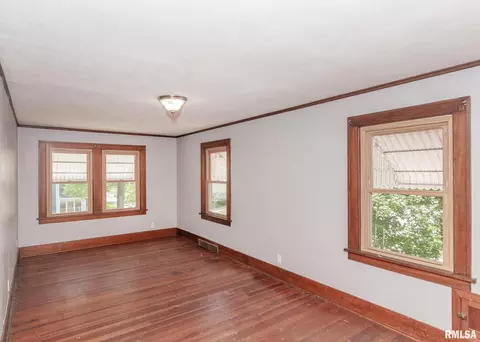 1325 27th St, Moline, IL 61265 photo 33