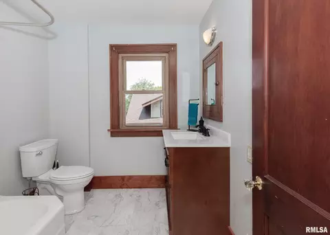 1325 27th St, Moline, IL 61265 photo 35