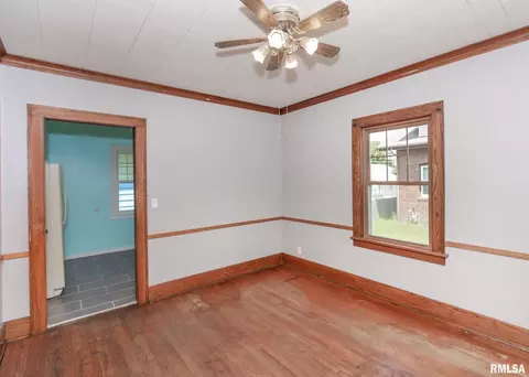 1325 27th St, Moline, IL 61265 photo 9