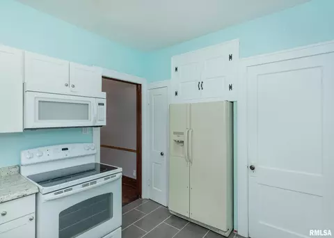 1325 27th St, Moline, IL 61265 photo 12
