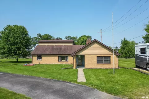917 N High St, Port Byron, IL 61275