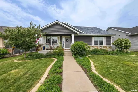 6216 Mississippi Ave, Davenport, IA 52807
