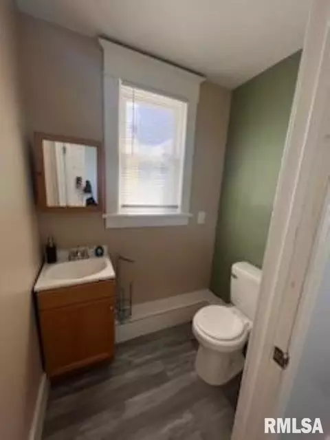 1186 26th St, Moline, IL 61265 photo 4