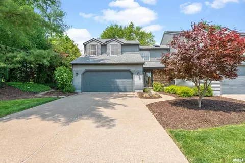 24 Thornwood Ct, Moline, IL 61265