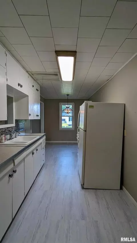 412 8th Ave, Silvis, IL 61282 photo 7