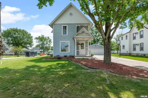 1218 5th Ave, Dewitt, IA 52742