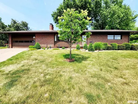 2322 Hill Rd, Quincy, IL 62305