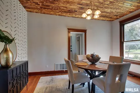 317 W Collins St, Mendon, IL 62351 photo 13