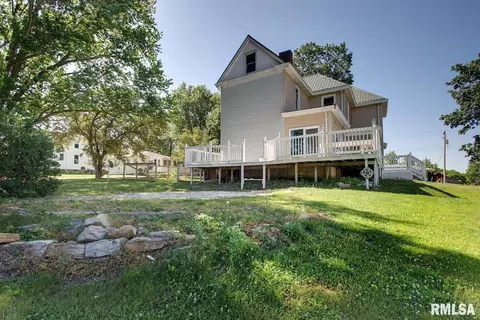 317 W Collins St, Mendon, IL 62351 photo 5